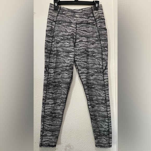 Kinesis Women's Gray Patterned Leggings - Picture 2 of 6